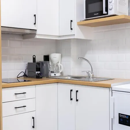 Modern Acropolis 2 Bedroom Steps From History